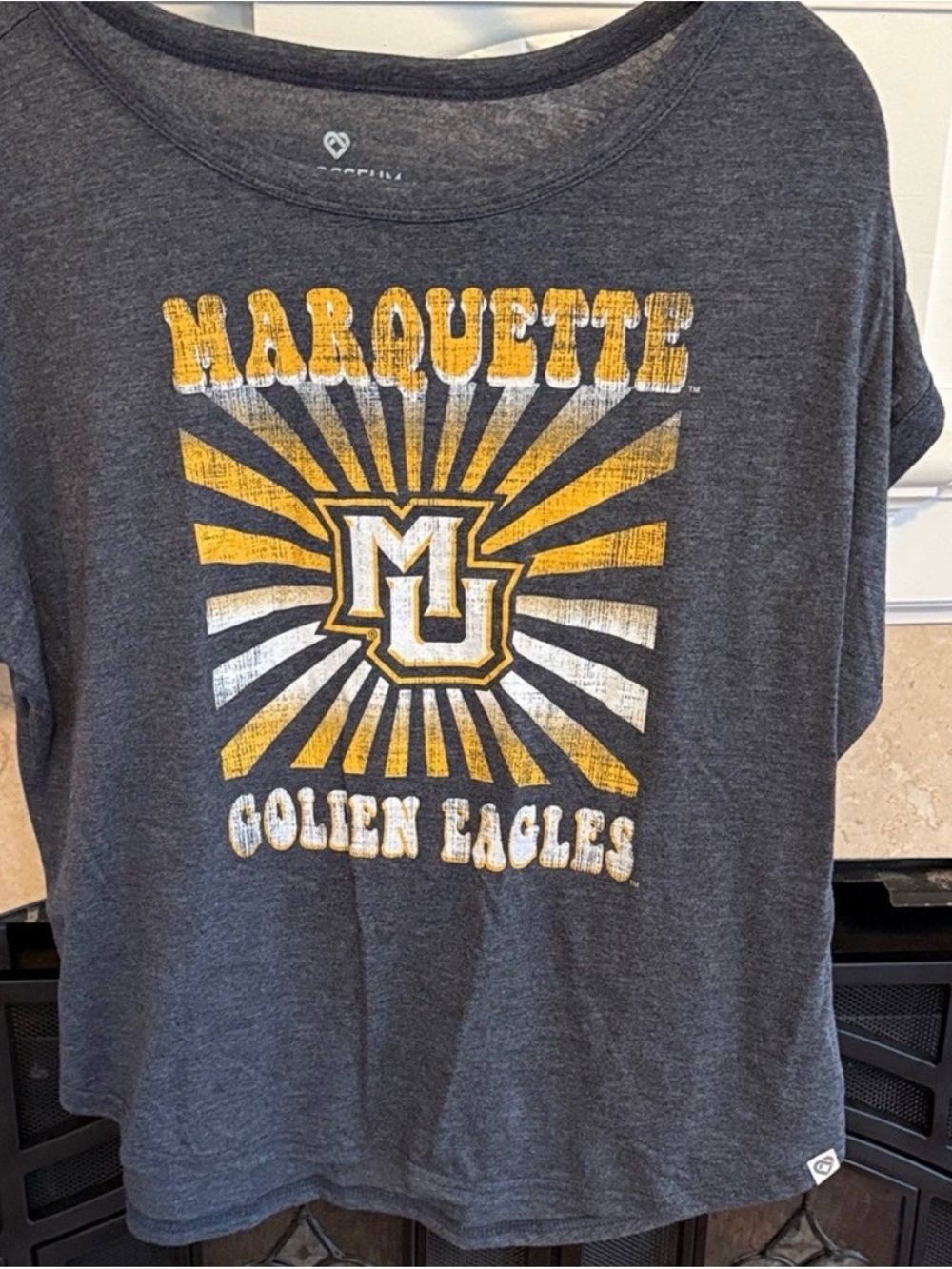 Marquette Golden Eagles Women’s T-Shirt Colosseum Gray Gold Large